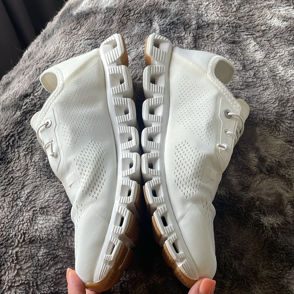 On Cloud 5 Coast Women’s Sneakers - Size 8.5 - All White - Picture 11 of 13
